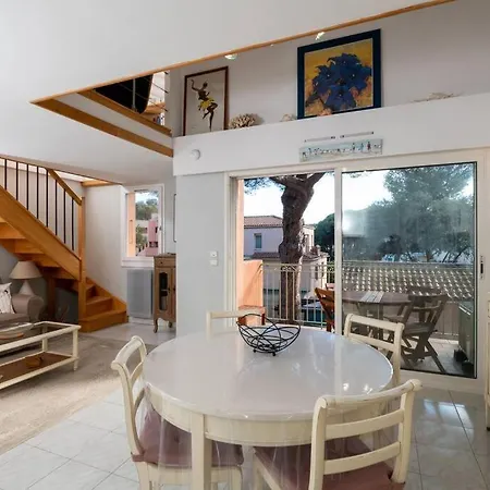 Duplex A 500 M Du Port D'hyeres Lesclesdenicole Le Pradet * Йер