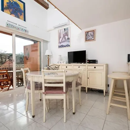 Duplex A 500 M Du Port D'hyeres Lesclesdenicole Le Pradet * Йер